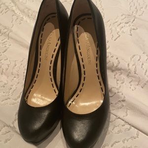 Black pumps- size 6.